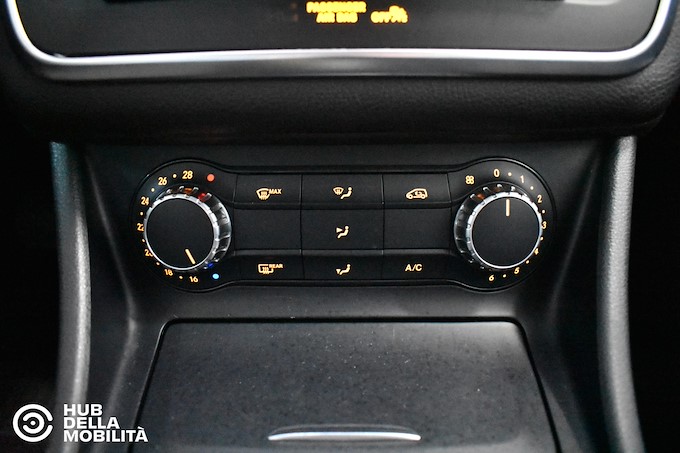 MERCEDES-BENZ GLA 180 CDI Automatic Sport